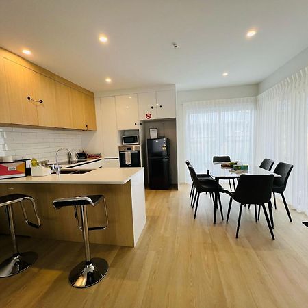 Central Modern 3-Bedroom,3- Bathroom House With Patio And Carpark- Lower Hutt City Centre 外观 照片
