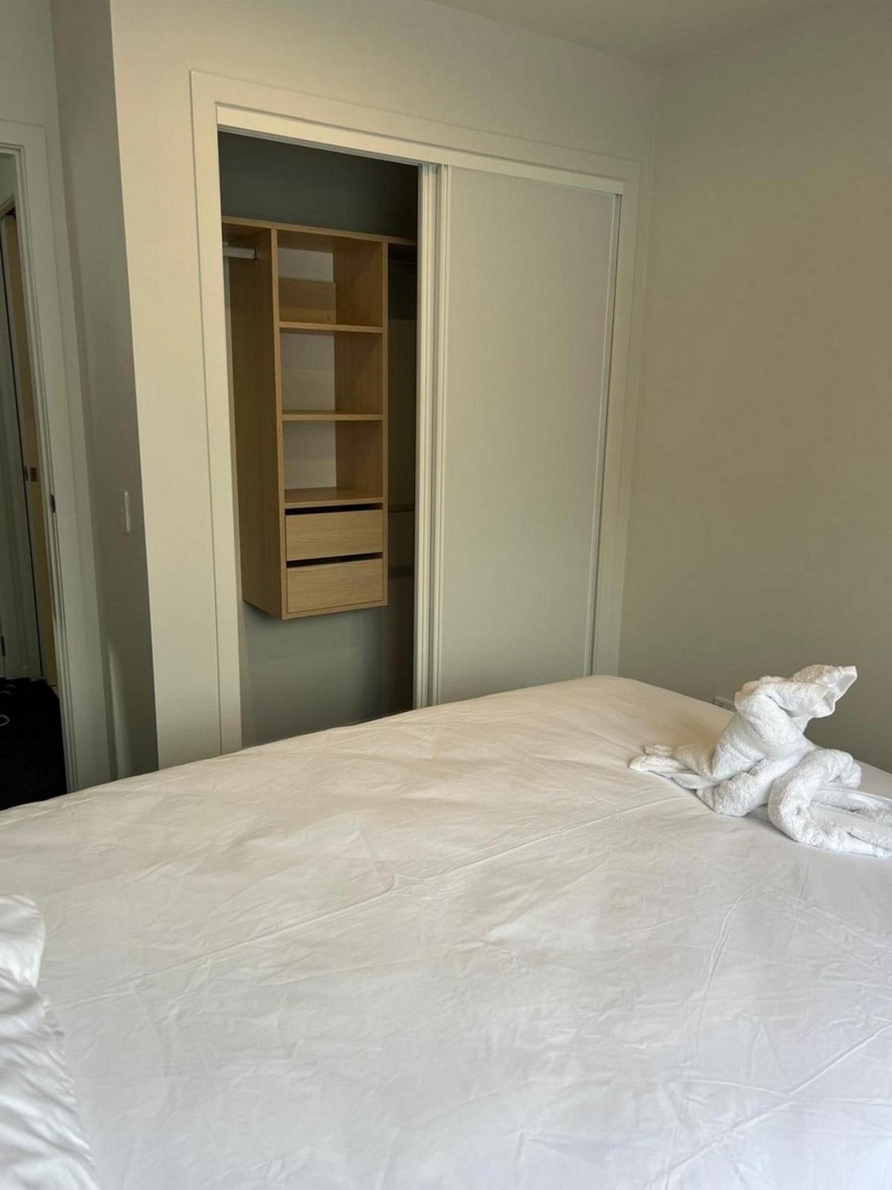 Central Modern 3-Bedroom,3- Bathroom House With Patio And Carpark- Lower Hutt City Centre 外观 照片