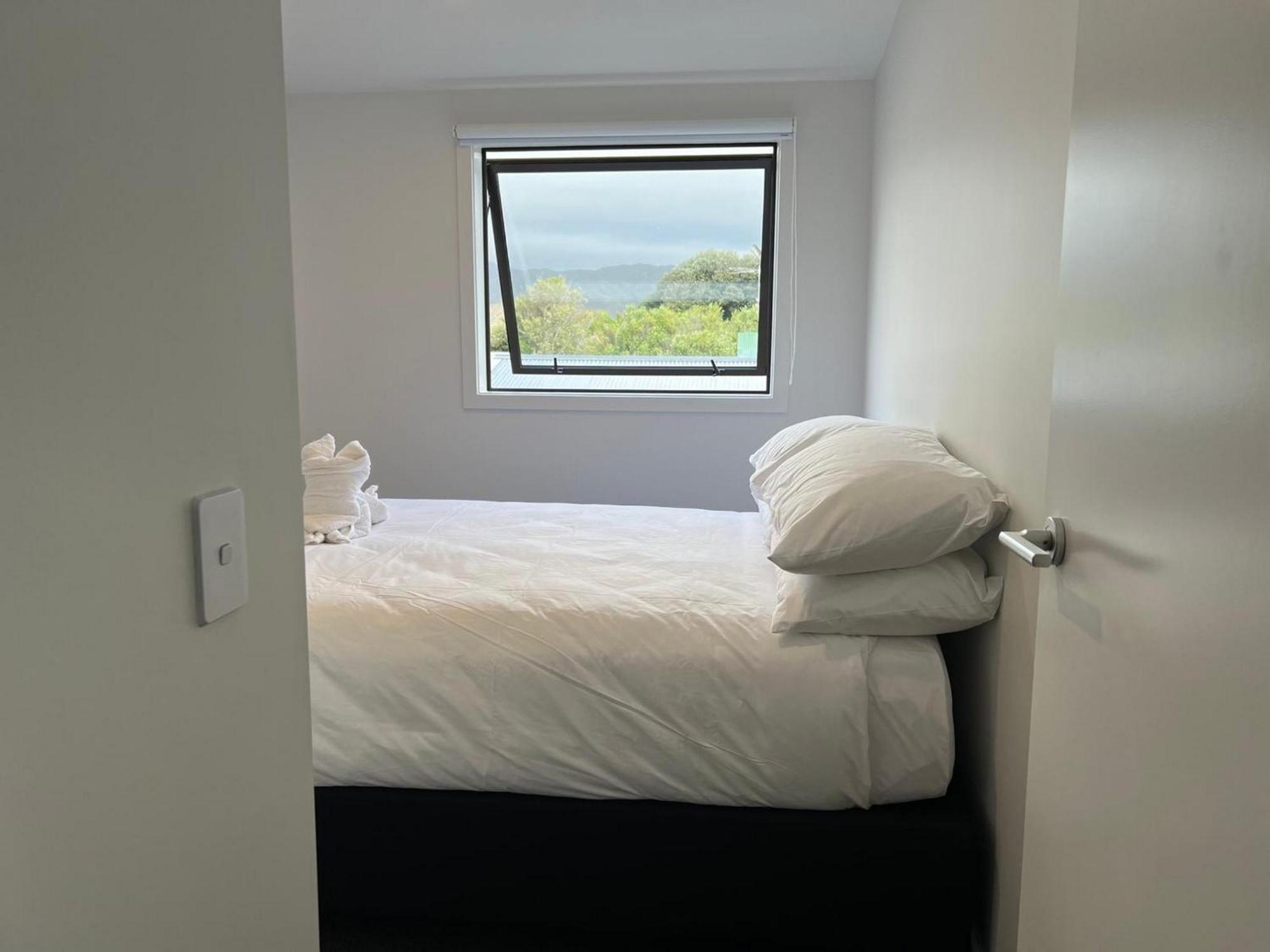 Central Modern 3-Bedroom,3- Bathroom House With Patio And Carpark- Lower Hutt City Centre 外观 照片