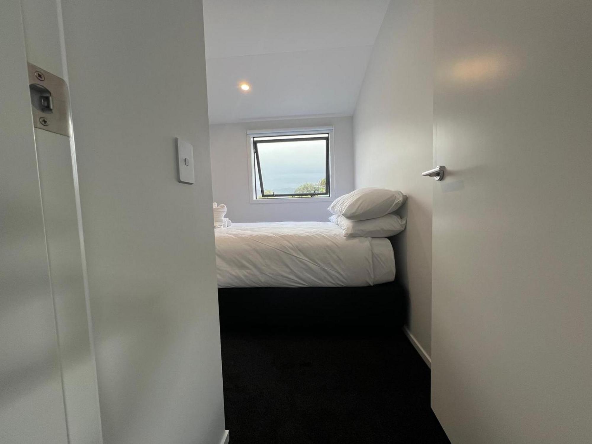 Central Modern 3-Bedroom,3- Bathroom House With Patio And Carpark- Lower Hutt City Centre 外观 照片