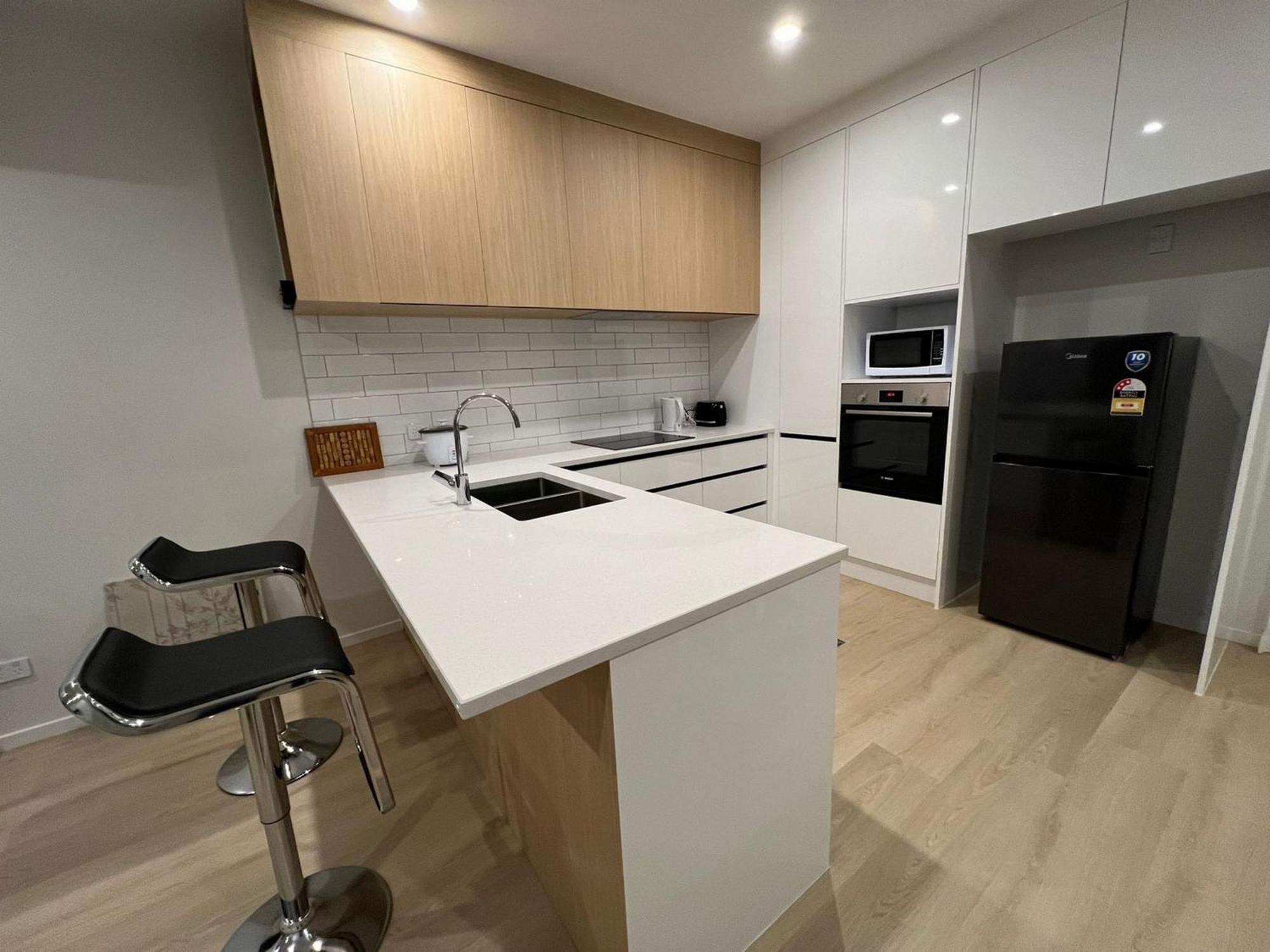 Central Modern 3-Bedroom,3- Bathroom House With Patio And Carpark- Lower Hutt City Centre 外观 照片