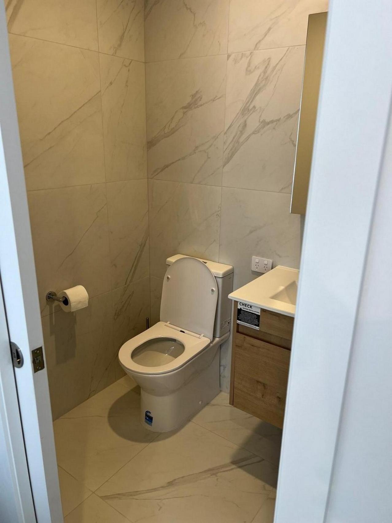 Central Modern 3-Bedroom,3- Bathroom House With Patio And Carpark- Lower Hutt City Centre 外观 照片