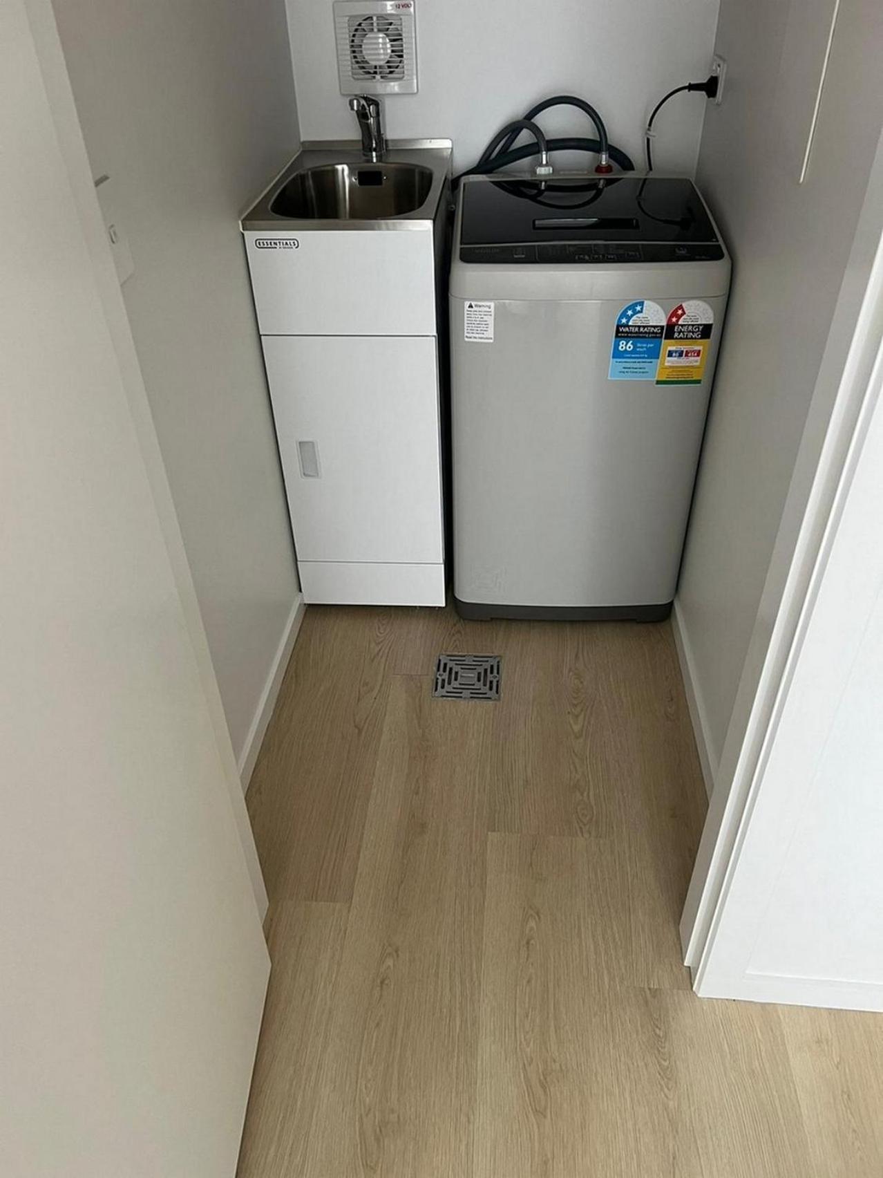 Central Modern 3-Bedroom,3- Bathroom House With Patio And Carpark- Lower Hutt City Centre 外观 照片