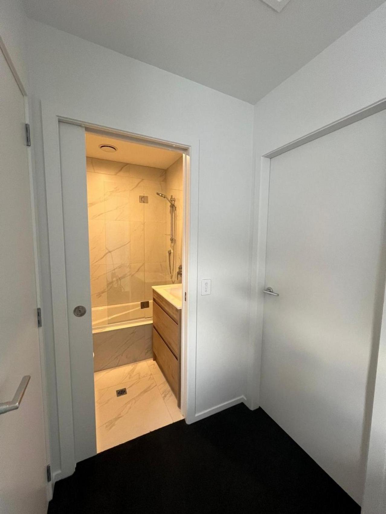 Central Modern 3-Bedroom,3- Bathroom House With Patio And Carpark- Lower Hutt City Centre 外观 照片